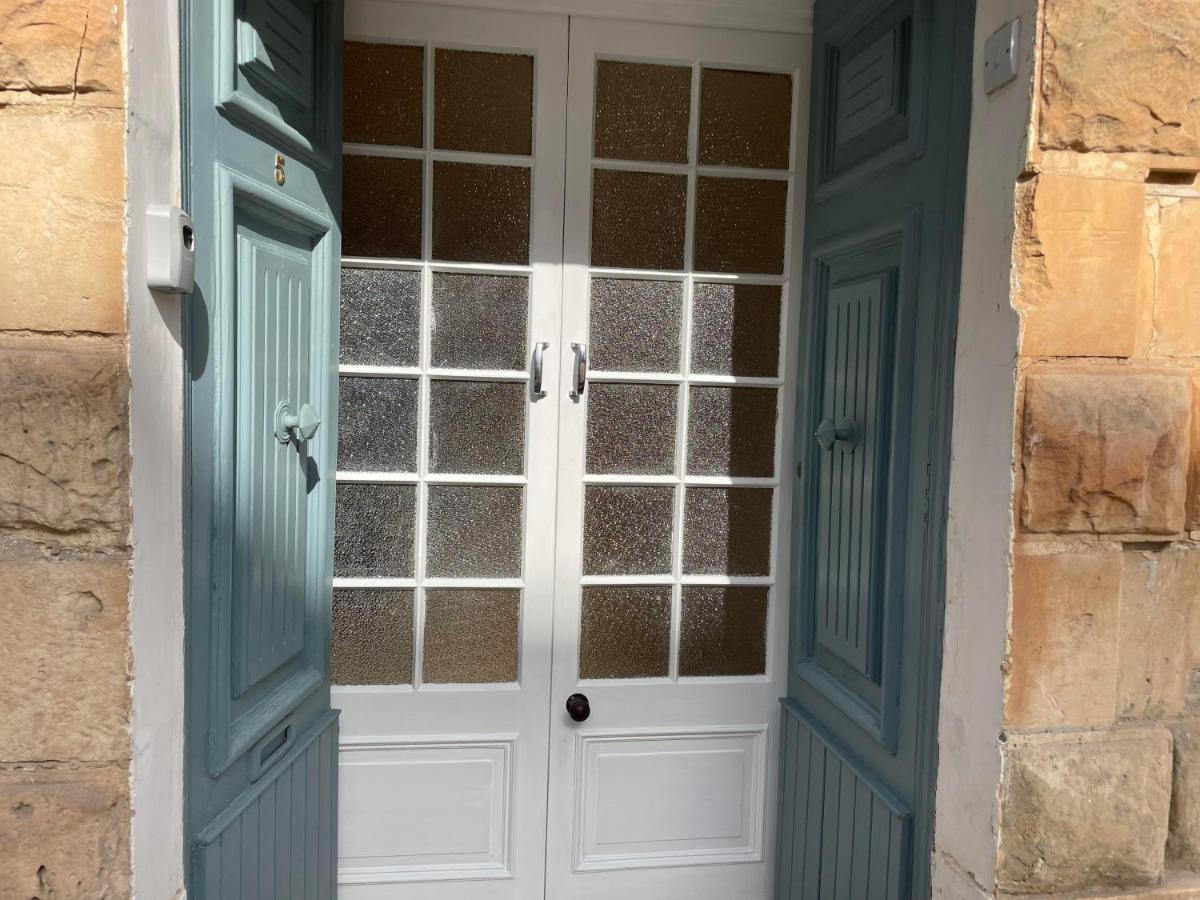 Parisio One Bedroom Maisonette In Слима Экстерьер фото